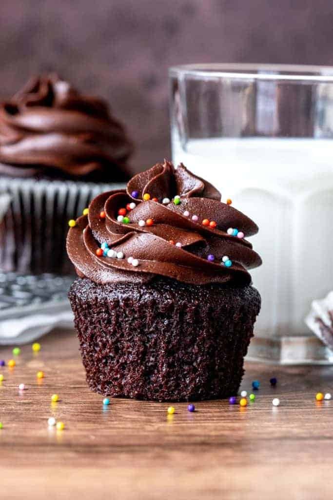 85 Fun Easy Cupcake Decorating Ideas 71 Chocolate Cupcakes 13