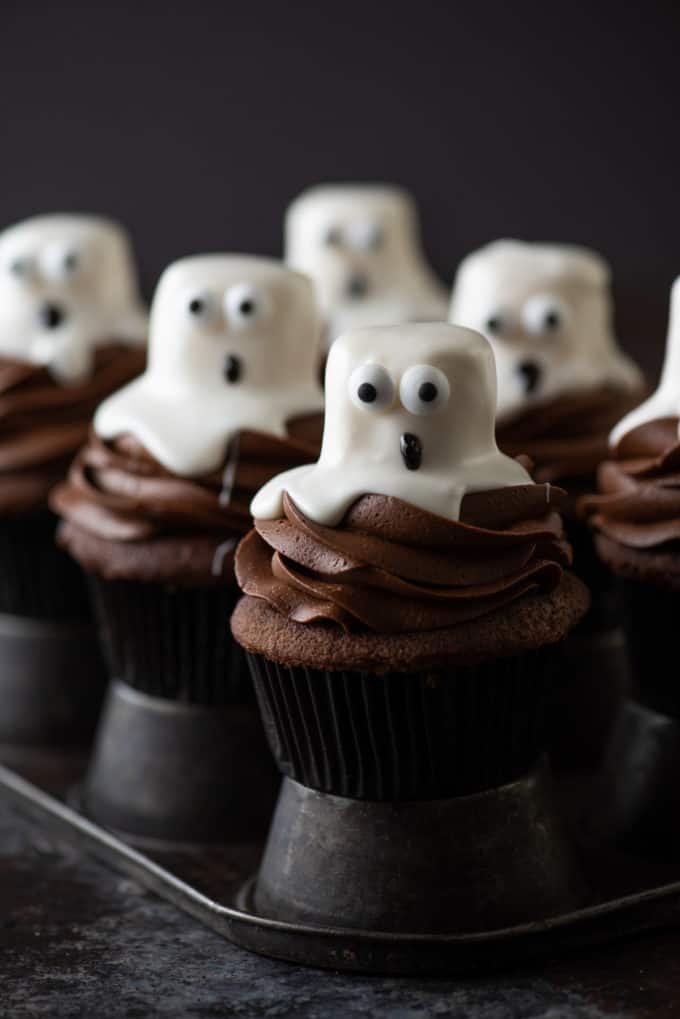 85 Fun Easy Cupcake Decorating Ideas 48 Ghost Cupcakes 12