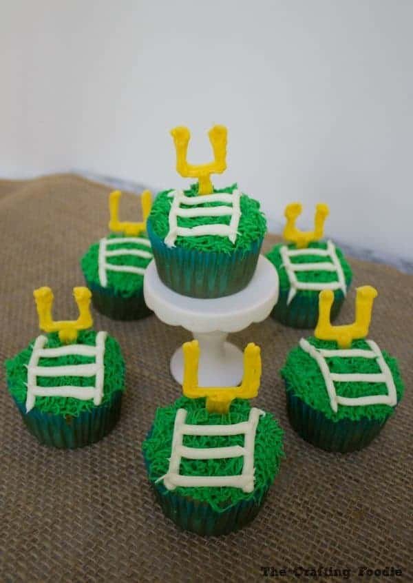 85 Fun Easy Cupcake Decorating Ideas 87 Goal Post Cupcakes