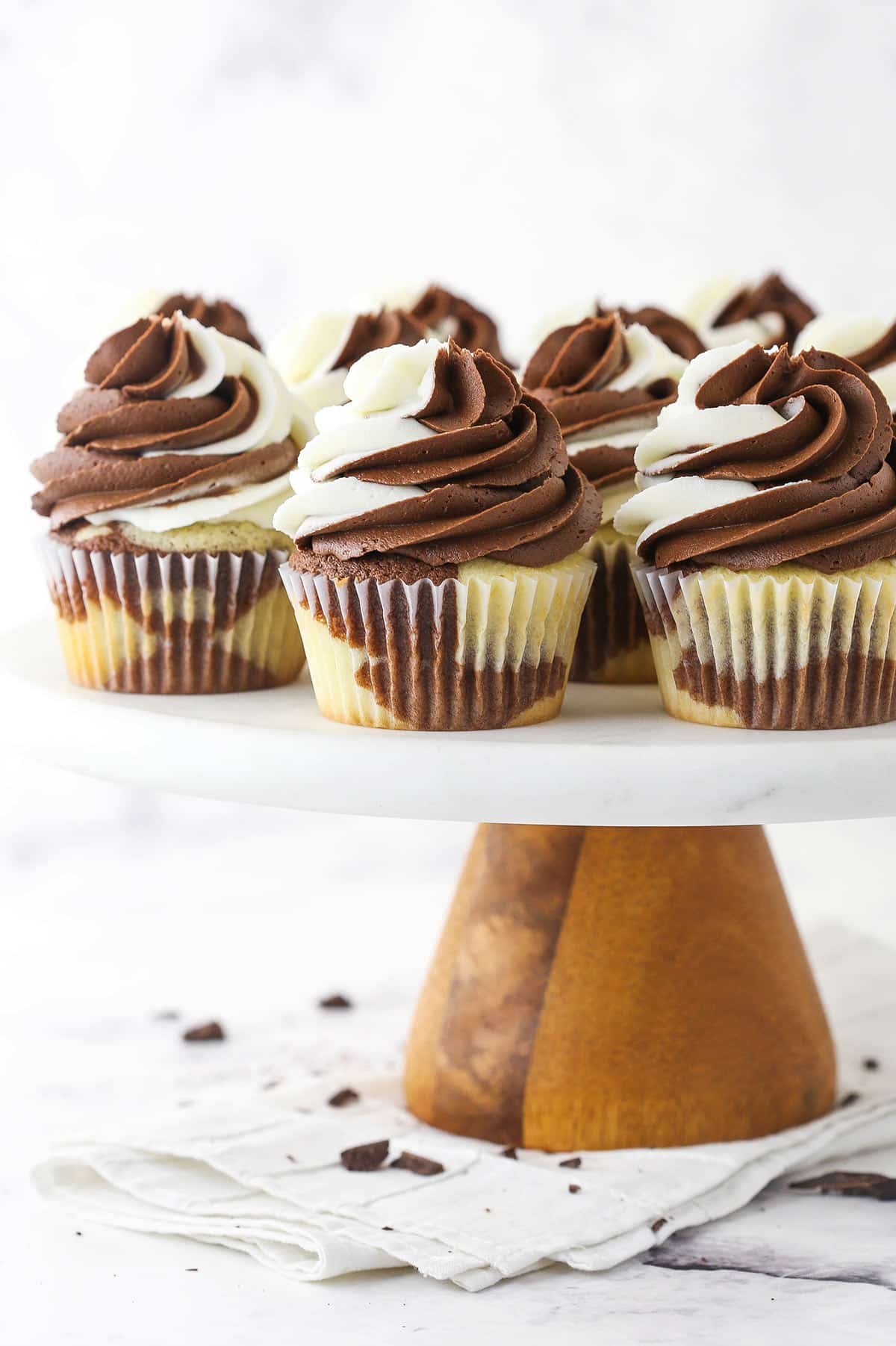 85 Fun Easy Cupcake Decorating Ideas 75 Marble Cupcakes1