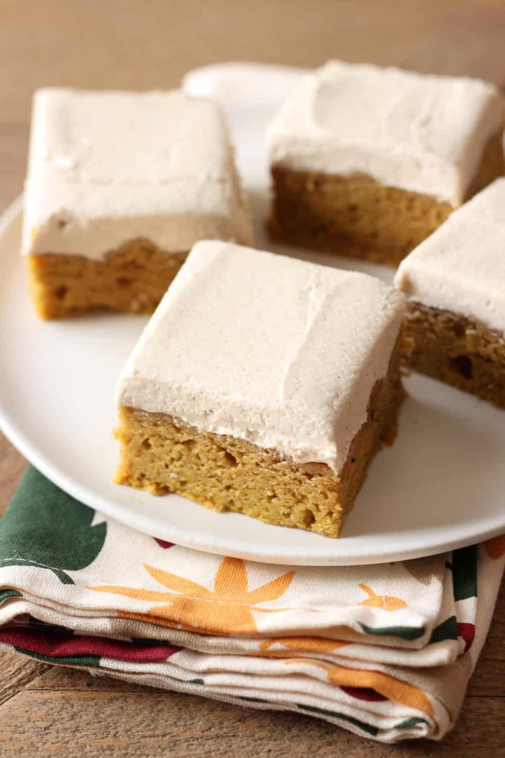 25 Easy Fall Treats 21 pumpkin bars with brown sugar frosting recipe