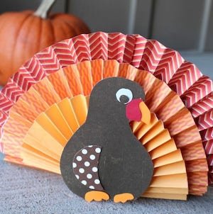 Paper Fan Turkey thanksgiving craft for kids